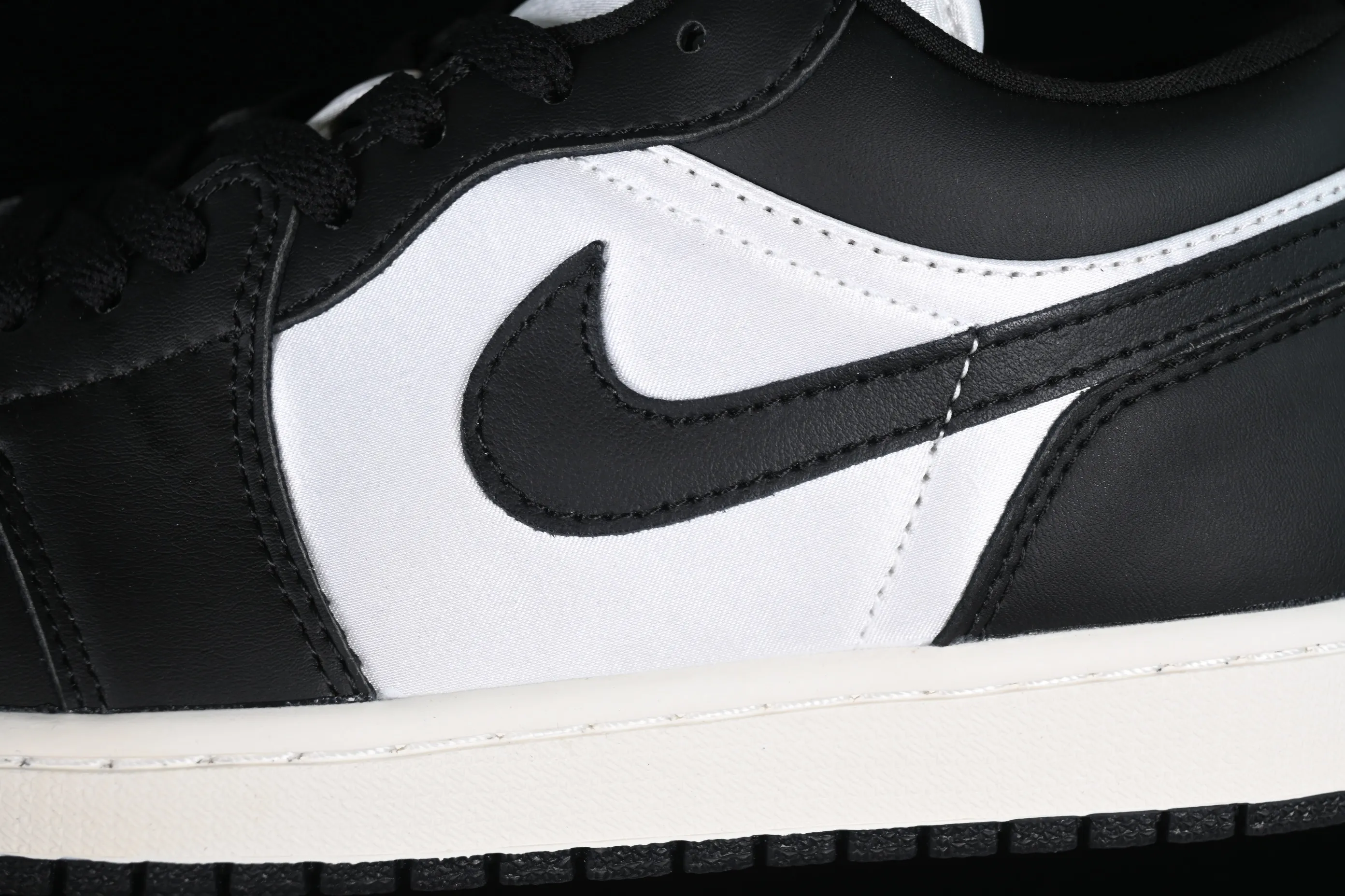 All categories Air Jordan Jordan series basketball shoes Air Jordan 1 Low Z version Air Jordan 1 Low "Vintage Panda" AJ1 Joe 1 silk black and white panda low-top basketball shoes FB9893-101